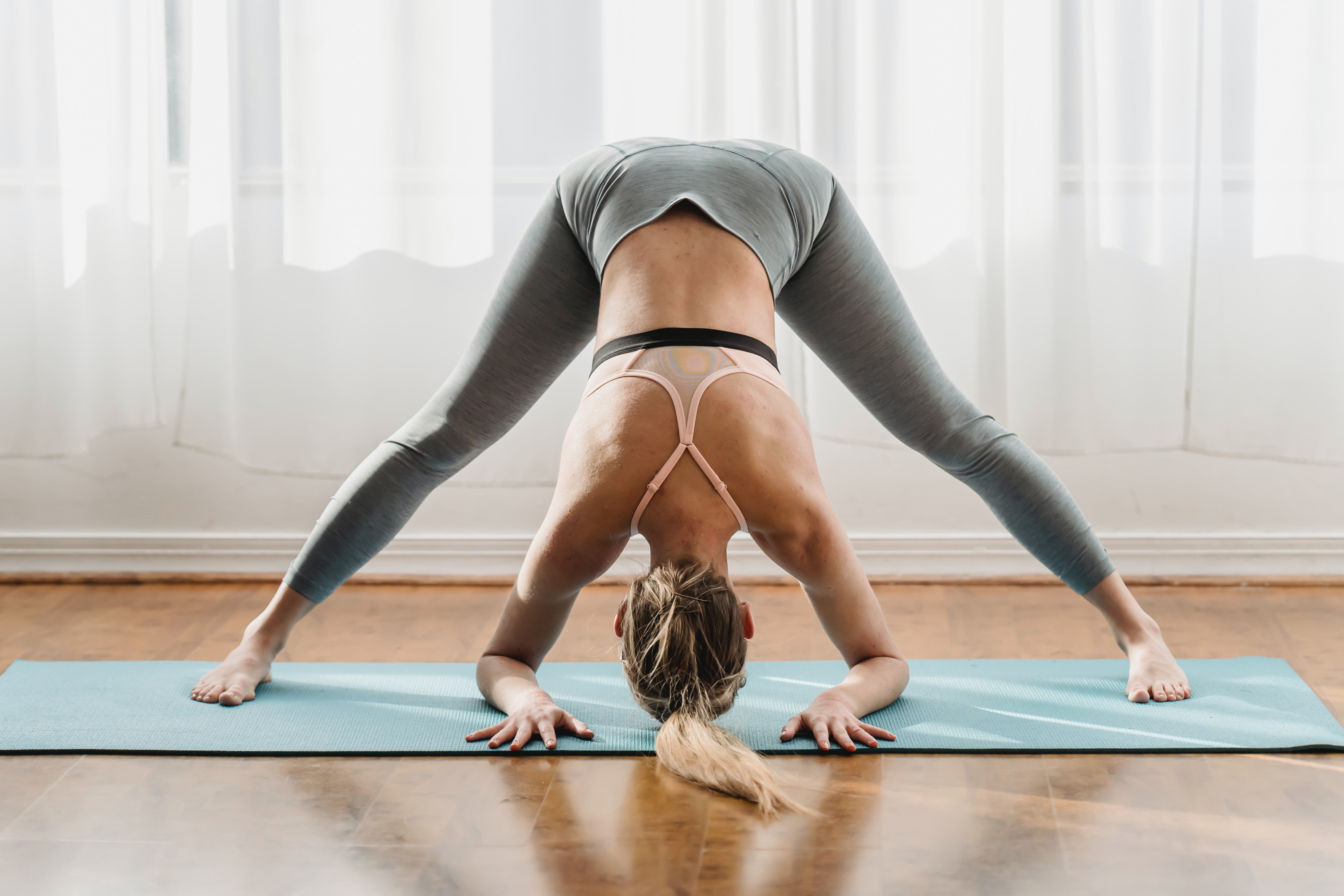 ¿Cómo elegir y utilizar mi nuevo mat de yoga?