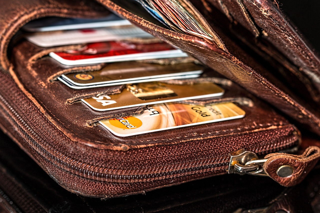 Cómo aprovechar al máximo las tarjetas de crédito sin caer en trampas financieras